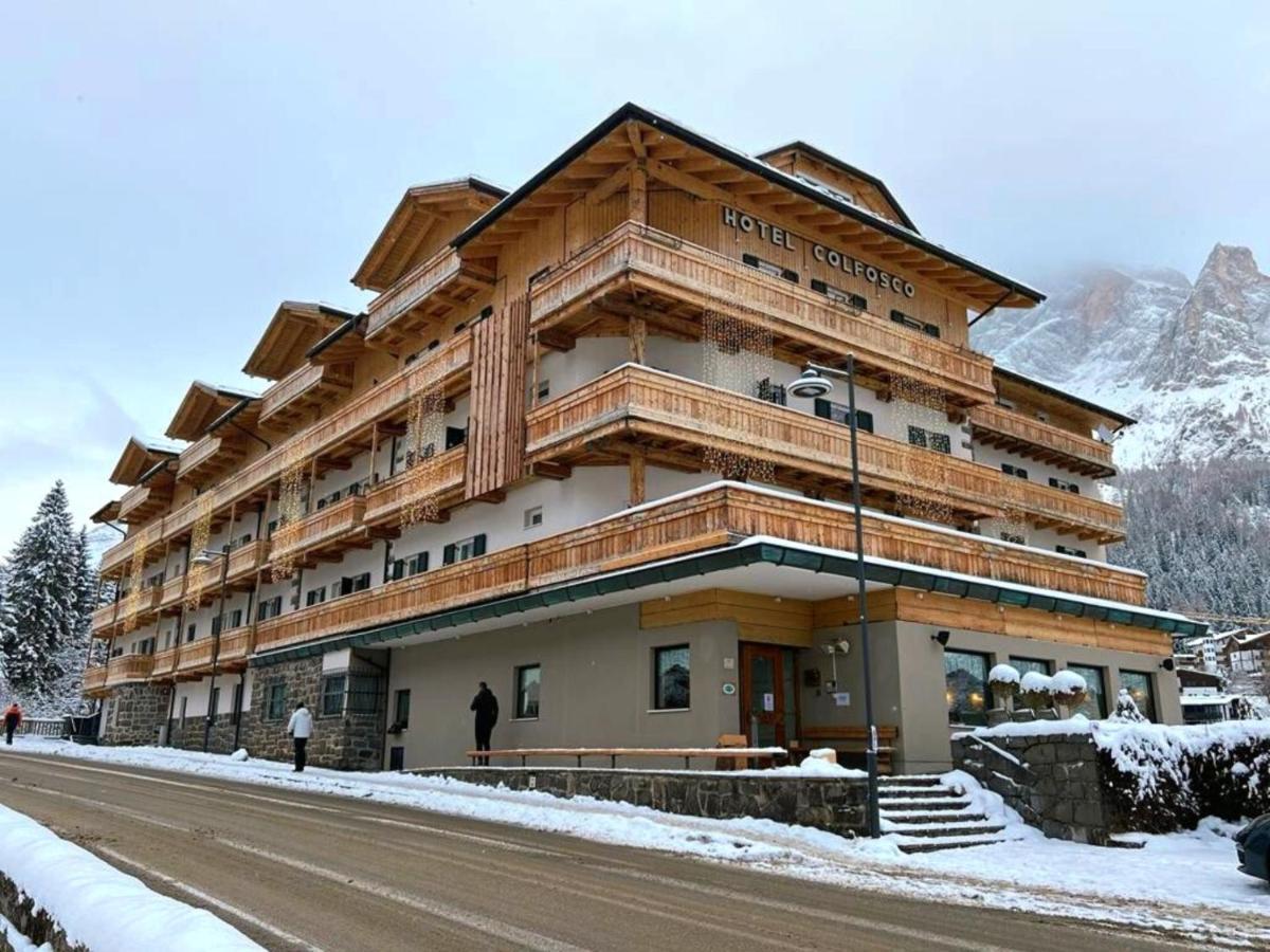 Hotel Colfosco ซานมาร์ตีโนดีกัสตรอสซา ภายนอก รูปภาพ