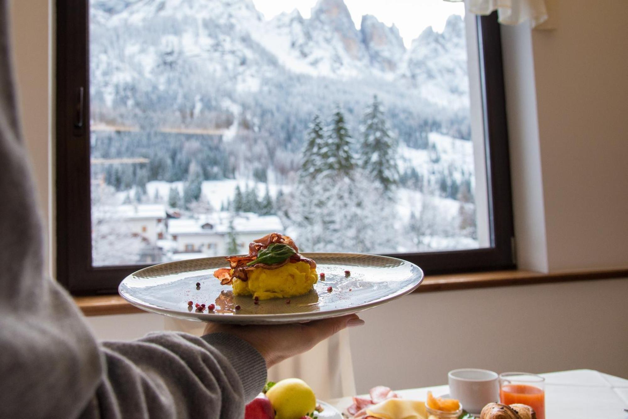 Hotel Colfosco ซานมาร์ตีโนดีกัสตรอสซา ภายนอก รูปภาพ