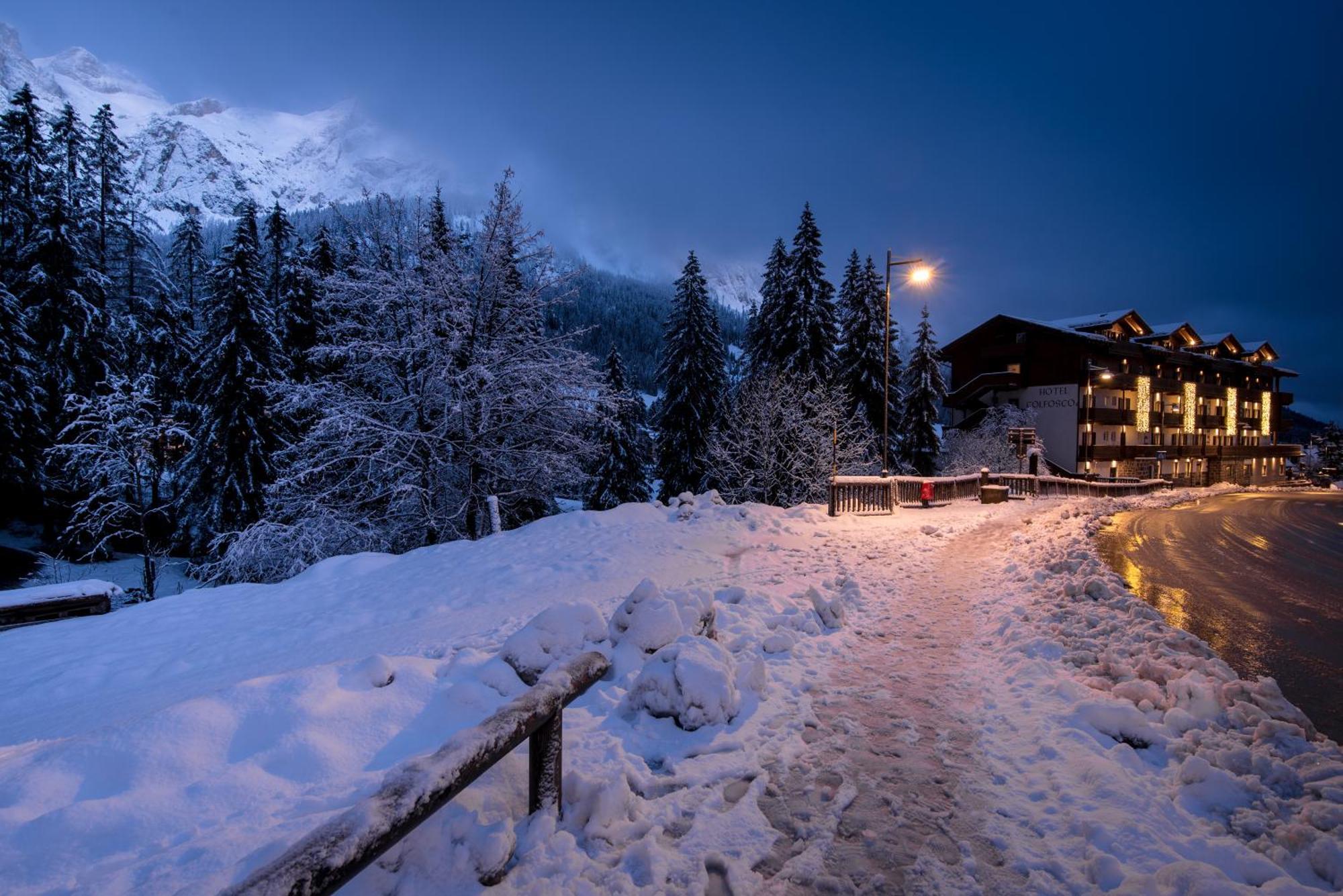 Hotel Colfosco ซานมาร์ตีโนดีกัสตรอสซา ภายนอก รูปภาพ