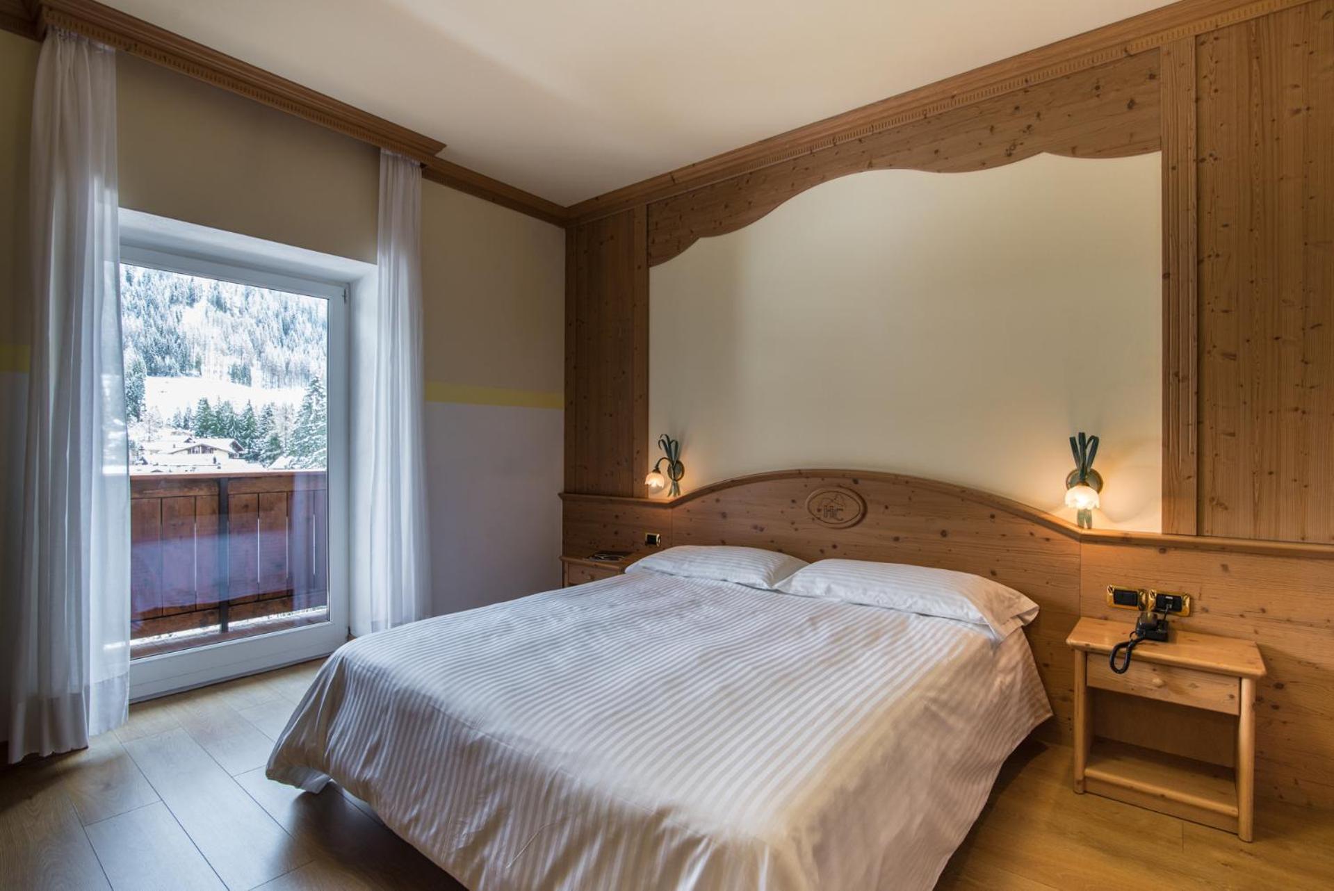 Hotel Colfosco ซานมาร์ตีโนดีกัสตรอสซา ภายนอก รูปภาพ