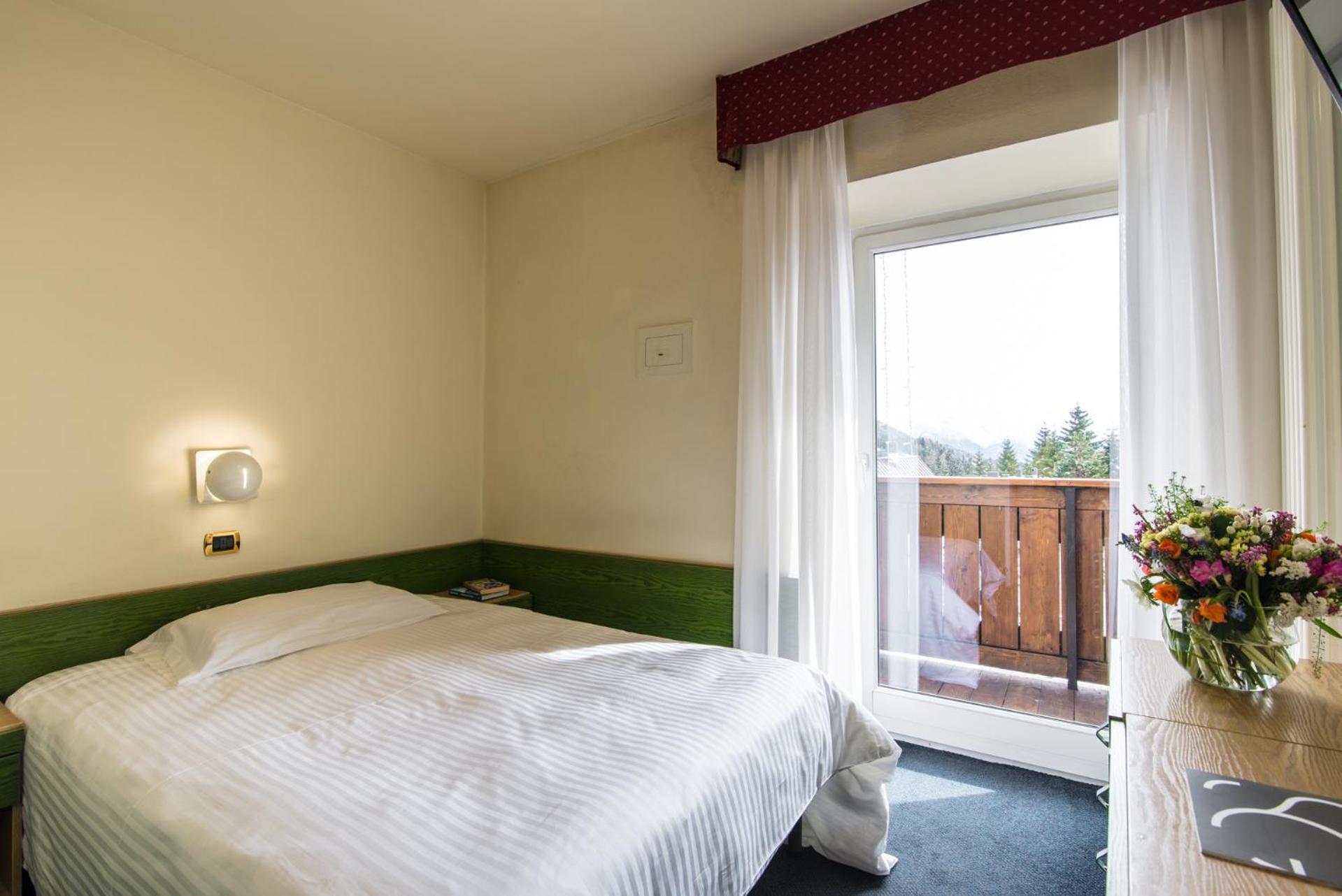 Hotel Colfosco ซานมาร์ตีโนดีกัสตรอสซา ภายนอก รูปภาพ