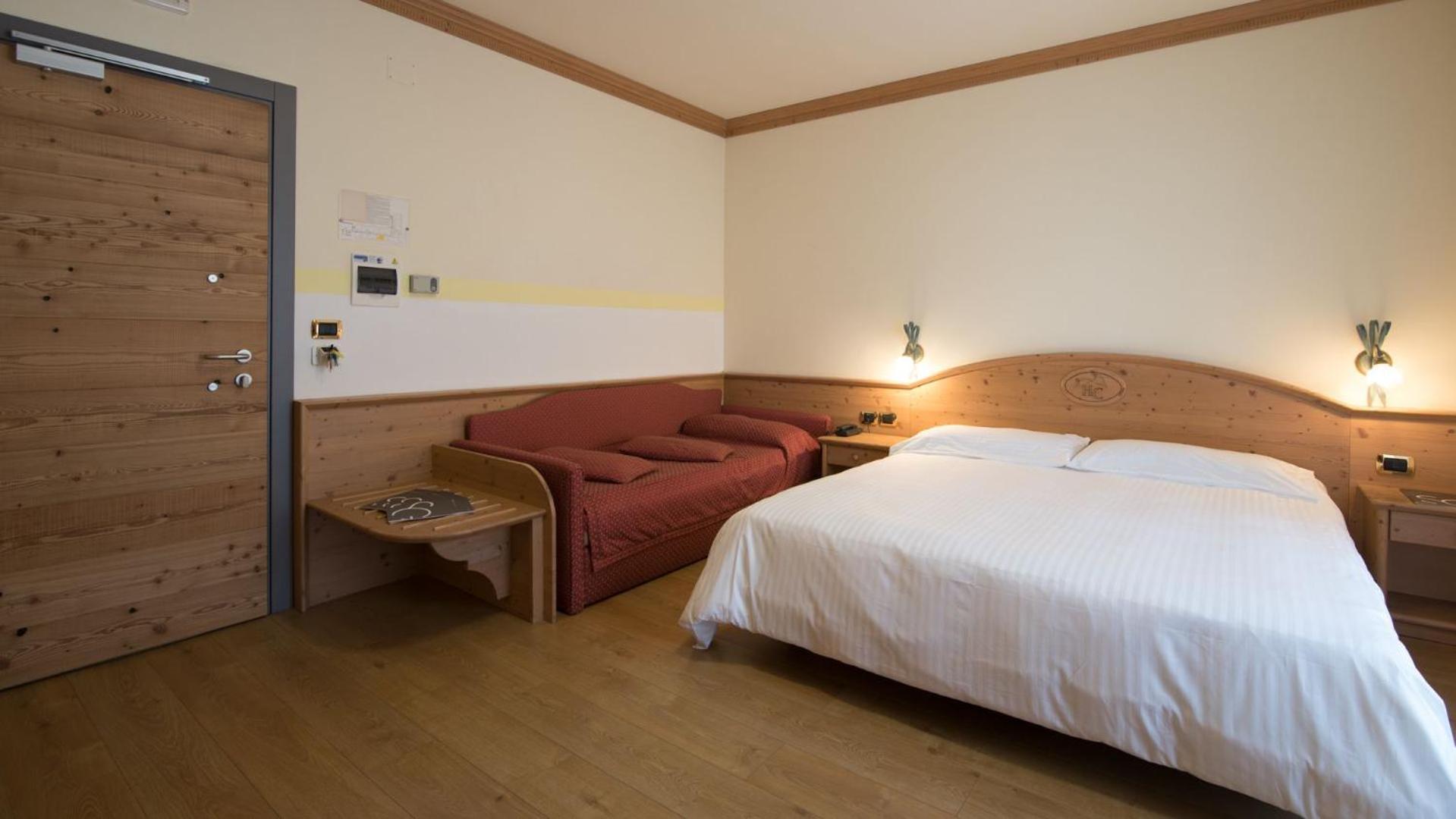 Hotel Colfosco ซานมาร์ตีโนดีกัสตรอสซา ภายนอก รูปภาพ