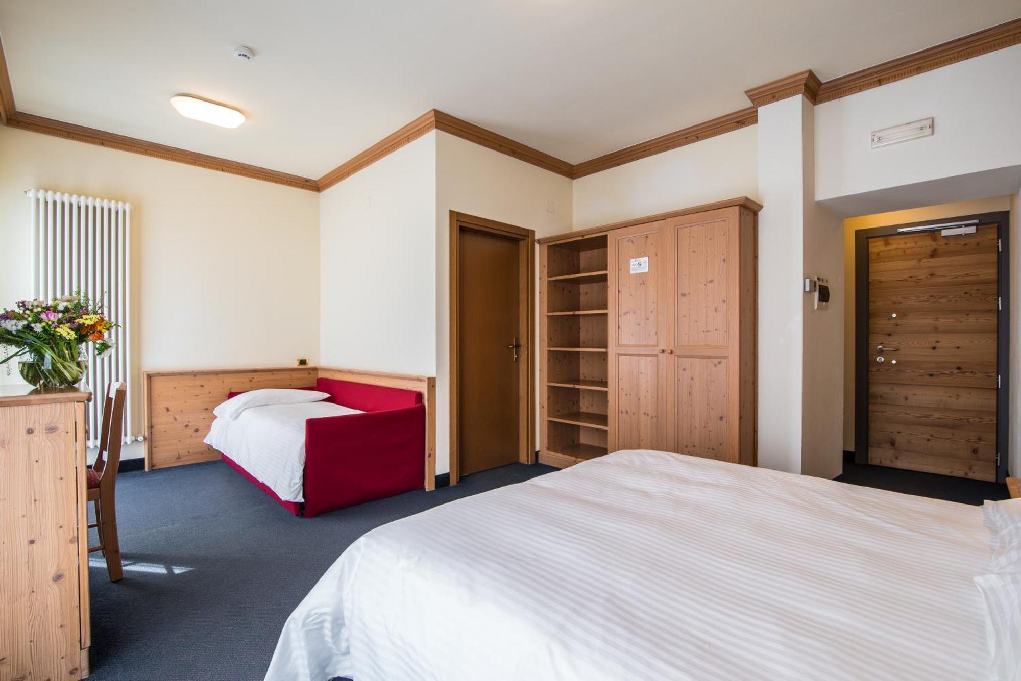 Hotel Colfosco ซานมาร์ตีโนดีกัสตรอสซา ภายนอก รูปภาพ